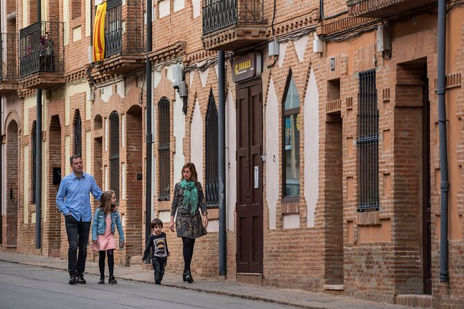 Colonia Guell & Gaudi's Crypt Admission Ticket with Audioguide - How the audioguide changes the visit