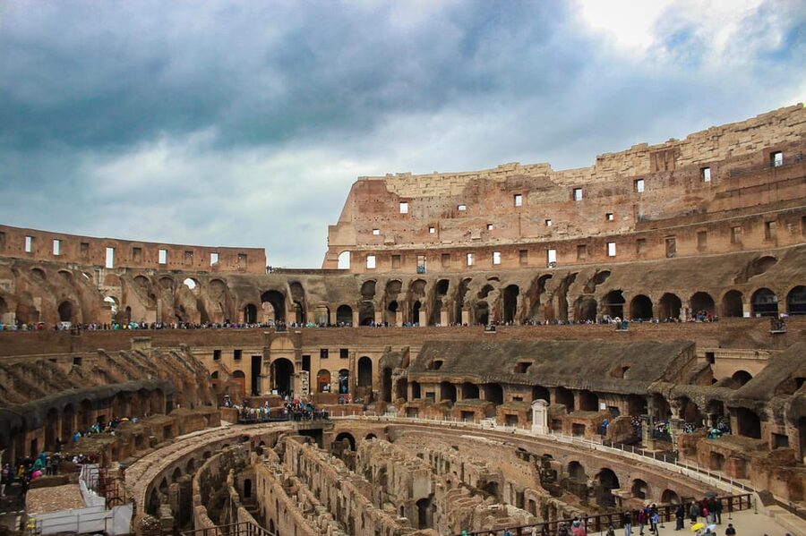Colosseum Entry with digital audioguide and arena option - Meeting the host by the Arch of Constantine