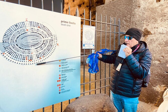 Colosseum, Roman Forum, Palatine Guided Tour or AudioGuide Option - Walking through the Roman Forum
