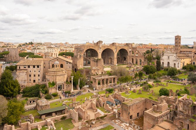 Colosseum, Roman Forum & Palatine Hill with Audioguide - Reading the Roman Forum without a live guide