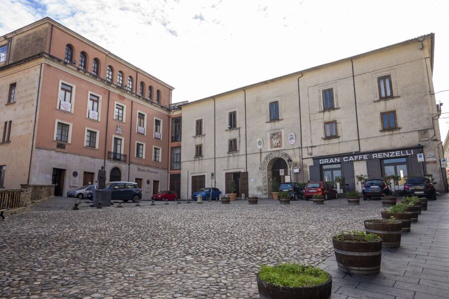 Cosenza: Audio Guide of the Historic Center - The Bandiera brothers memorial and Italian memory