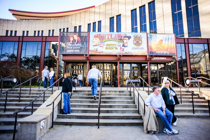 Country Music Hall of Fame Admission with Audio Guide - How the audio guide changes the visit