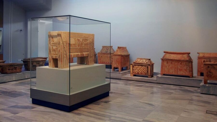 Crete: Knossos E-Ticket with Audio Guide & Optional Museum - Starting at Knossos with a timed entry