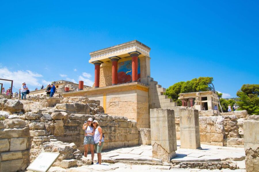 Crete: Knossos Palace and Museum E-Tickets with Audio Guides - When this self-guided format works best