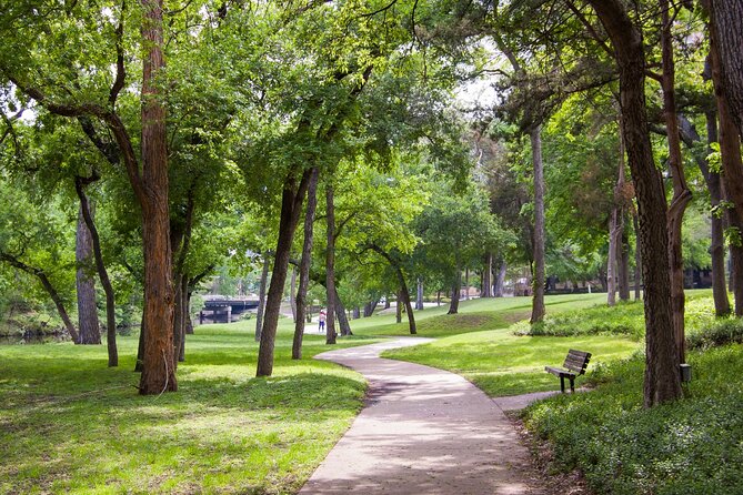 Dallas JFK Assassination Self-Guided Audio Driving Tour - Turtle Creek Park and the White Confetti