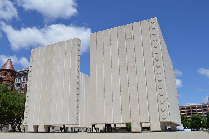 Dallas JFK Assassination Self-Guided Audio Driving Tour - Parkland Health and Trauma Room One