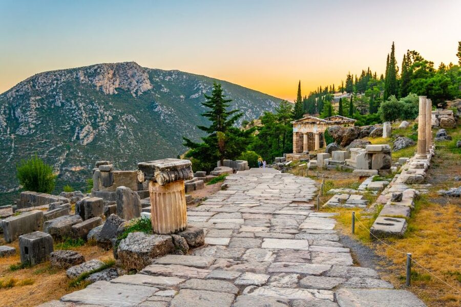 Delphi: Archaeological Site & Museum Ticket with Audio Tour - How the smartphone audio guide works