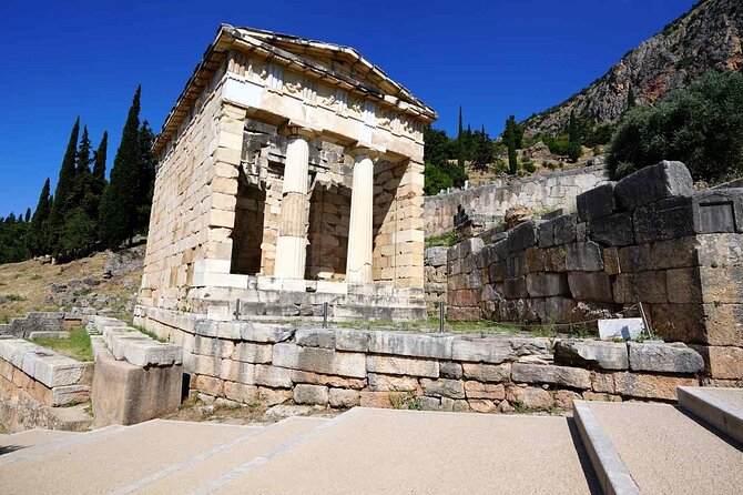 Delphi: Self-guided Audiovisual Tour with 3D Representations - Why Delphi benefits from a self-guided audio tour