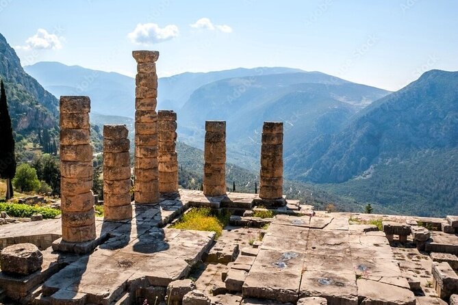 Delphi: Self-guided Audiovisual Tour with 3D Representations - Downloading the Culture App before you arrive