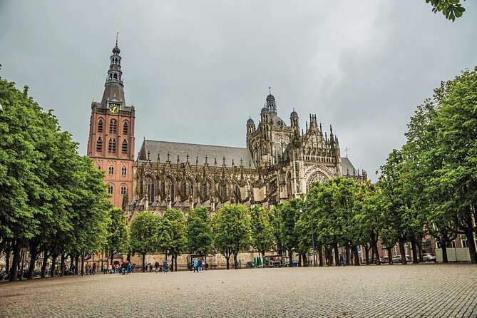 Den Bosch: City Walk Audio Guide in 7 Languages on your Phone - Key points at a glance