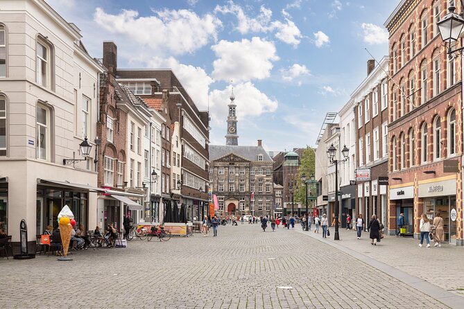 Den Bosch: City Walk Audio Guide in 7 Languages on your Phone - What the seven-language app means in practice