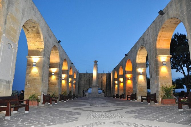 Discover Fantastic Valletta: Self-Guided Audio Tour - Starting above the harbor at Upper Barrakka Gardens
