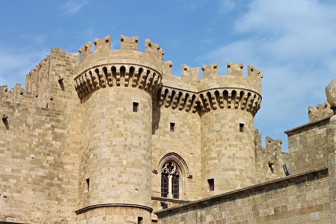 Discover Fantastic Valletta: Self-Guided Audio Tour - Piazza Regina, the National Library, and Teatru Manoel
