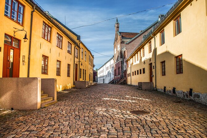 Discover Oslo: Self Guided Audio Tour - City Hall puts Oslo’s public art on display