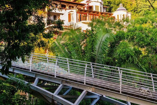 Discover Puerto Vallarta: Audio Walking Self-Guided Tour - Calle Miramar and the climb into Gringo Gulch