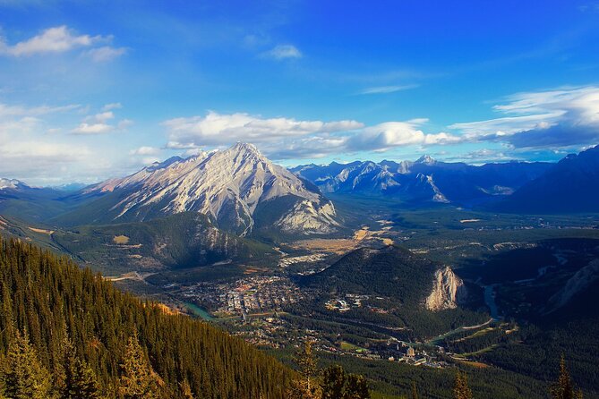 Discover the Rockies: 6 Self-Guided Smartphone Audio Tour Bundle - The Icefields Parkway with stories in the car