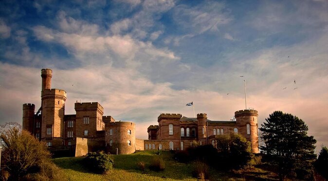 Discovering Inverness: A Self-Guided Audio Tour of the Capital of the Highlands - A self-guided way to meet Inverness