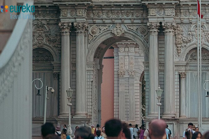 Dolmabahçe Palace Fast Entry QR Code Ticket & Audio Guide - Using the multilingual audio guide well