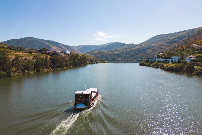 Douro Valley: Rabelo Boat Tour with Port Wine & Audio Guide - What the audio guide adds
