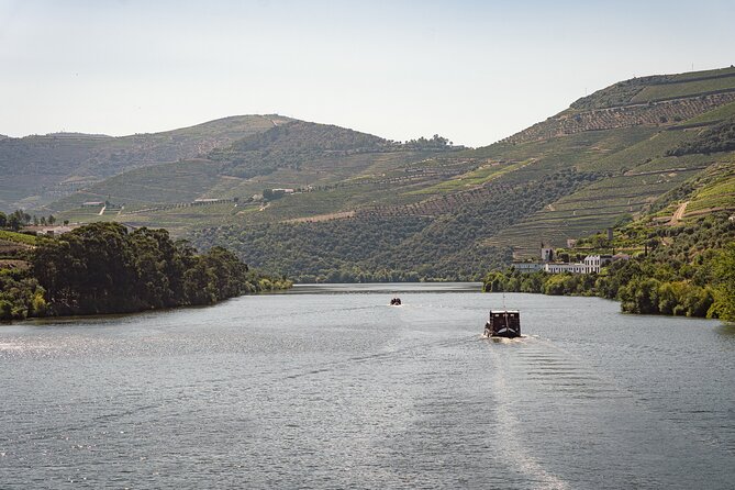 Douro Valley: Rabelo Boat Tour with Port Wine & Audio Guide - Pinhão is the right starting point