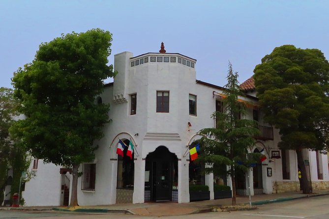Downtown Carmel-by-the-Sea: A Self-Guided Audio Tour - Piccadilly Park and the fairytale tea room