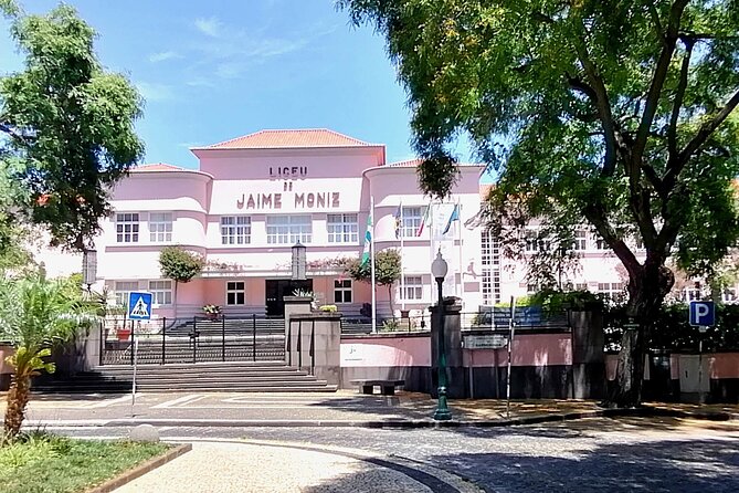 Downtown Funchal: A Self-Guided Audio Tour Through the Old City - Mercado dos Lavradores and a chance to browse