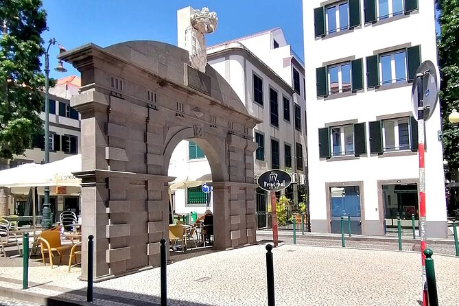Downtown Funchal: A Self-Guided Audio Tour Through the Old City - Sé Cathedral and the Jesuit church area