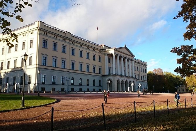 Downtown Oslo: Self-Guided Highlights and History Audio Tour - What this short Oslo walk actually covers