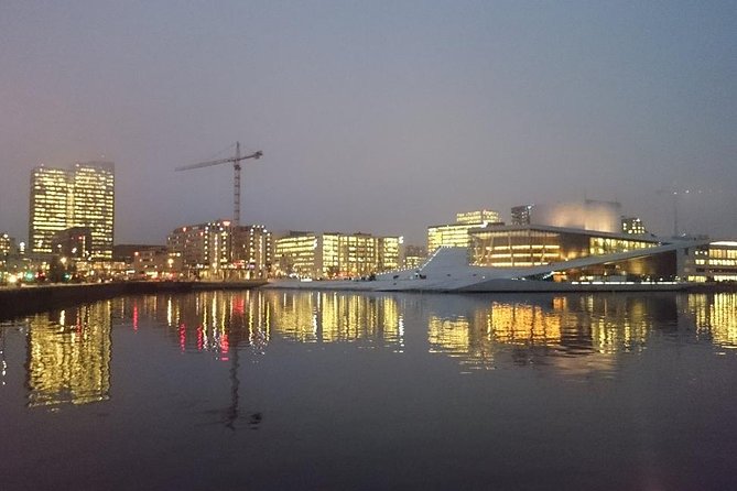 Downtown Oslo: Self-Guided Highlights and History Audio Tour - Finishing at Østbanehallen and Langkaia