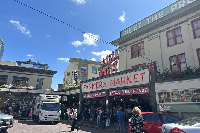 Downtown Seattle Self-Guided Walking Audio Tour - The Rainier Club and the Seattle Public Library