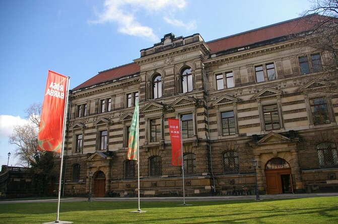 Dresden's 'Balcony of Europe': A Self-Guided Audio Tour along the River Elbe - Following the Elbe toward the balcony viewpoint