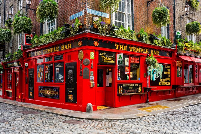 Dublin Walking Tour with Audioguide on Your Smartphone - St. Audoen’s and the Brazen Head