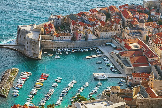 Dubrovnik Scavenger Hunt and Highlights Self Guided Audio Tour - Marin Držić, the Bell Tower, and the final questions