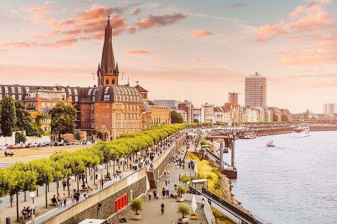 Dusseldorf: City Walk Audio Guide in 7 Languages on your Phone - Königsallee and the famous Kö
