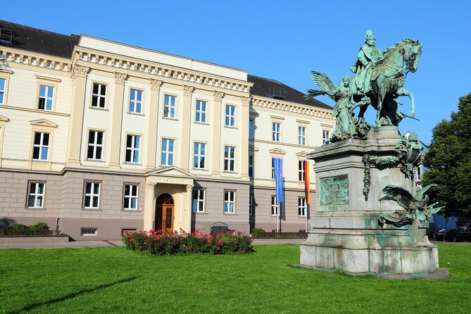 Düsseldorf Scavenger Hunt and Highlights Self Guided Audio Tour - The Old Town Hall and choosing when to stop