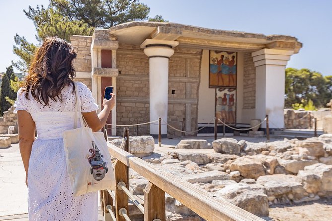 E-Ticket & Audio Tour for Knossos Palace: Unlock Minoan Majesty - Why the offline download is the most important preparation