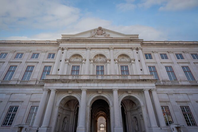 E Ticket to National Palace of Ajuda with Lisbon Audio Tour - What the Lisbon audio tour adds