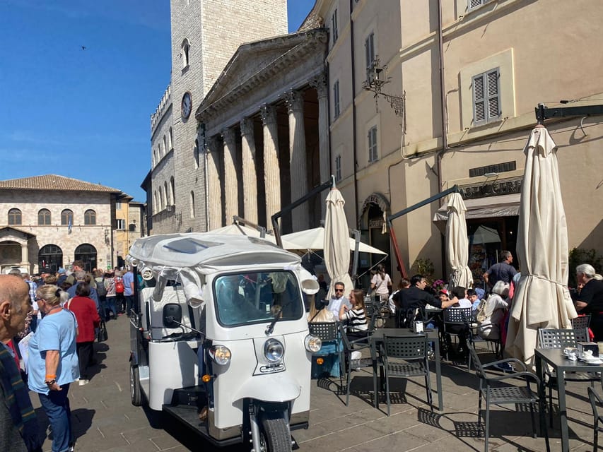 E - Tuk Panoramic Tour Assisi with audio guides - The Basilica of Saint Francis
