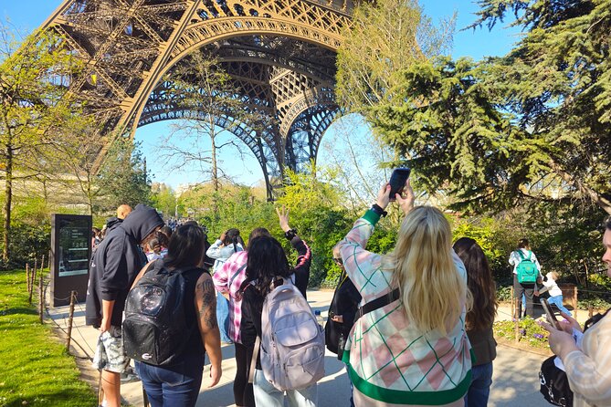 Eiffel Tower Entry with Audio Guide & Summit Upgrade - Meeting at the Tower: Read Every Message Carefully