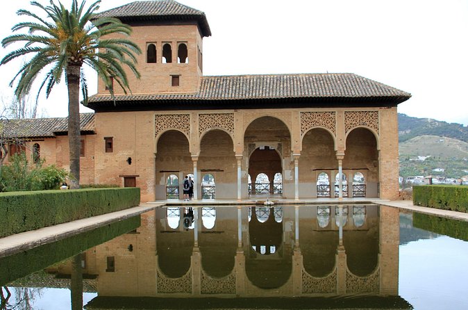 Entrance to the Alhambra and Generalife with Audio Guide - Allow three to four hours, and protect your palace slot