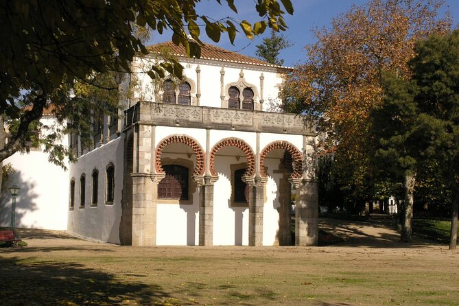 Explore the Highlights of Evora: Self-Guided GPS and Audio Tour - Banco de Portugal and Évora’s changing center