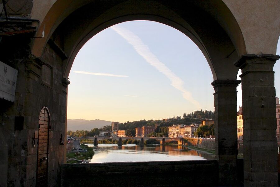 Florence: 2.5 hour Audio Guided Walking Tour led by Host - What the $17 price includes, and what it does not