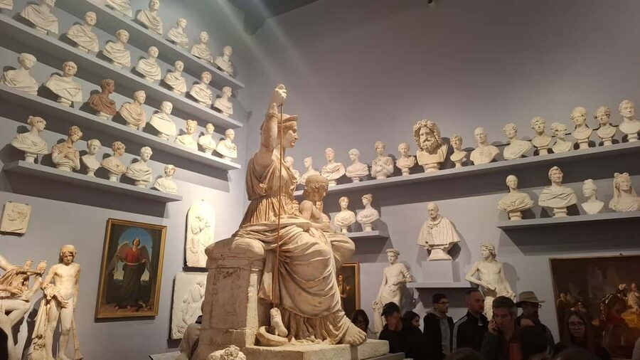 Florence: Accademia Gallery Reserved Entry & Audio Guide - Timing, security, and what to bring