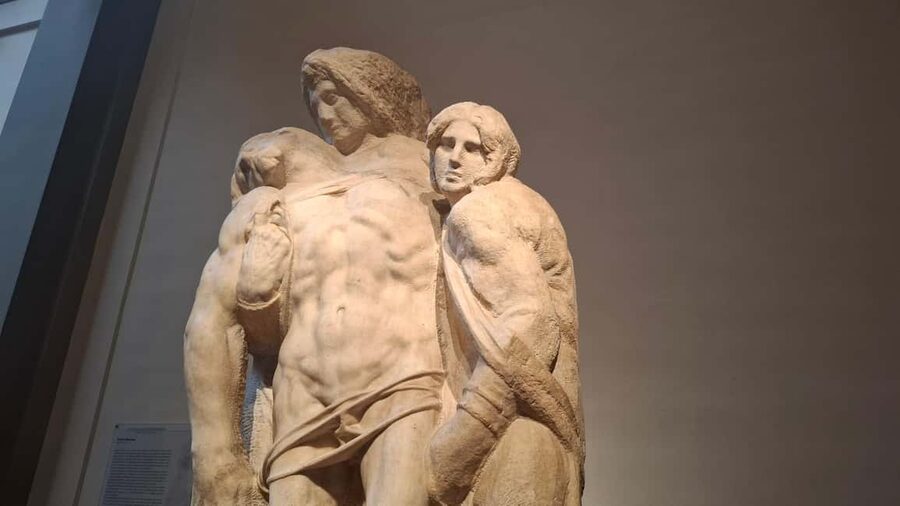 Florence: Accademia Gallery Reserved Entry & Audio Guide - Who should book this Accademia experience?