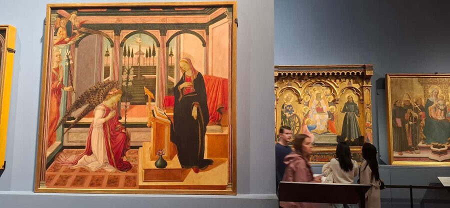 Florence: Accademia Gallery Reserved Entry & Audio Guide - Meeting David in the main gallery
