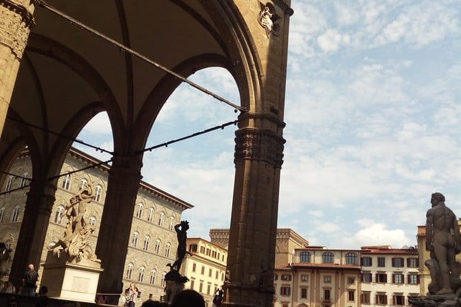 Florence: Best Of - with Tour Leader & Multilingual Audio Guide - Ponte Vecchio and the river crossing