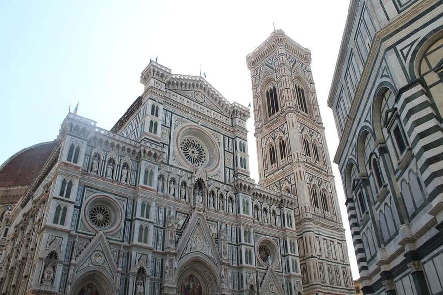 Florence: Duomo Cathedral Hosted Entry with Audio Guide - What happens at security and the public entrance