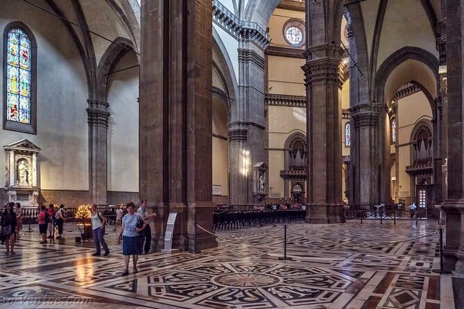 Florence Duomo Cathedral with Host & Audio Guide (Interior Only) - How the host and audio guide work together