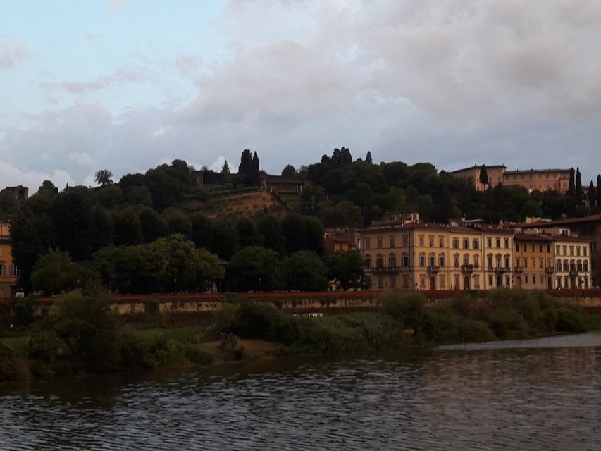 Florence: Eco-Friendly Golf Cart City Tour with Audio Guide - Comfort, access, and the bumpy bits