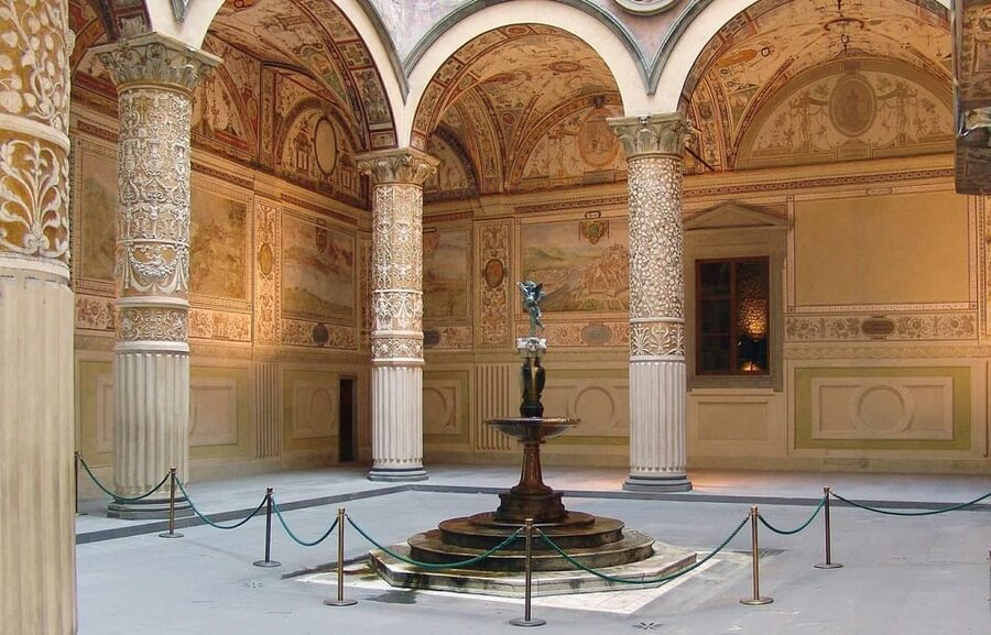 Florence:Palazzo Vecchio Skip-the-line Ticket & Audio Guide - Meeting at the Fountain of Neptune and David